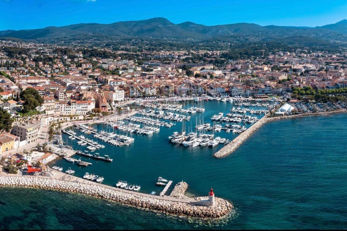 T2 Port Et A Pied Avec Parking * Sanary-sur-Mer